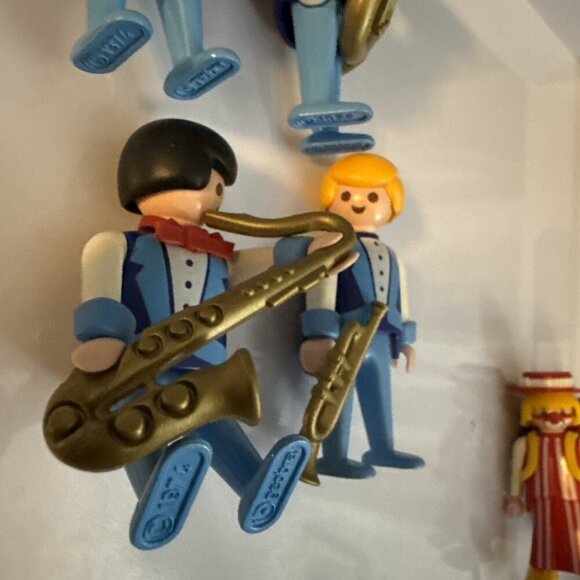 Vintage 1974 Playmobil Geobra lot of 4 musician figurines. Pre-owned. - Picture 3 of 5